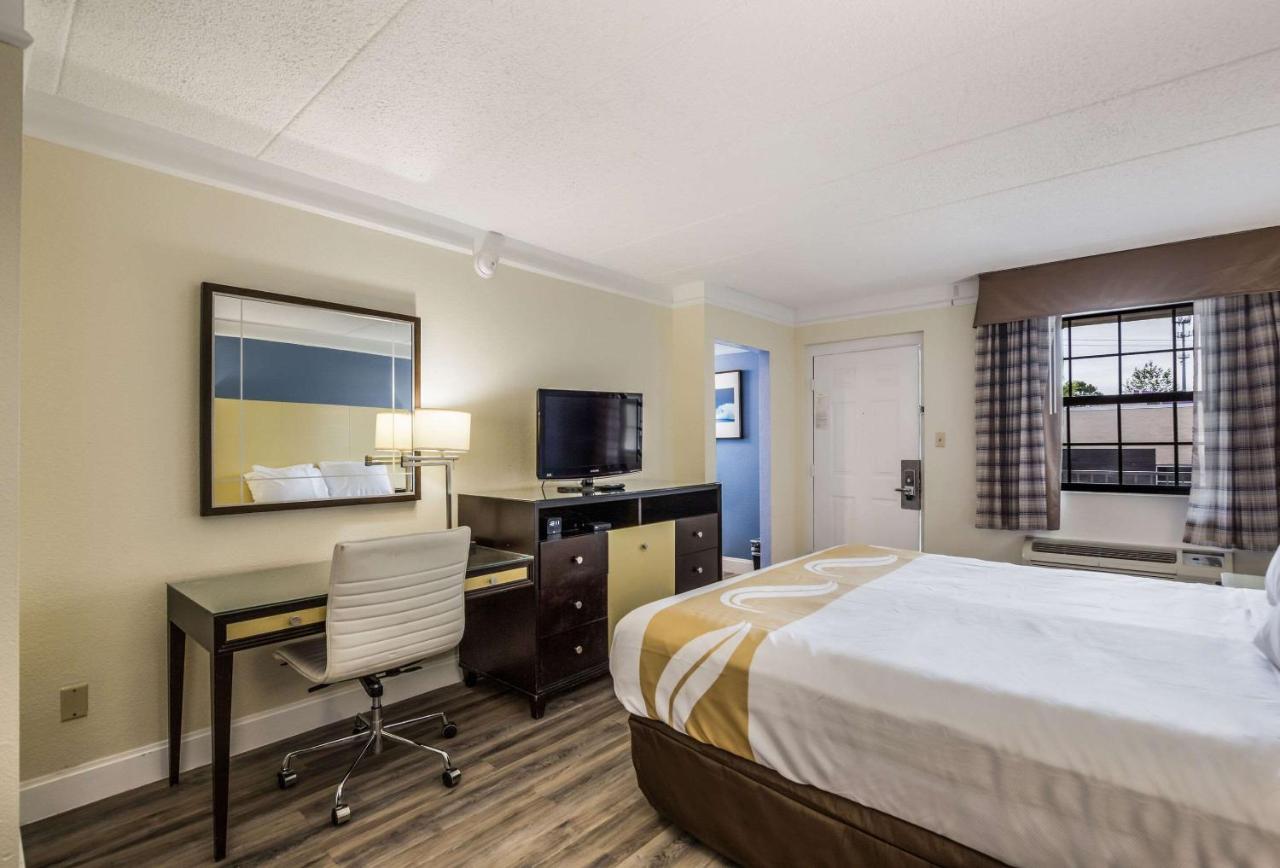 Quality Inn -Hampton Coliseum Convention Center Extérieur photo