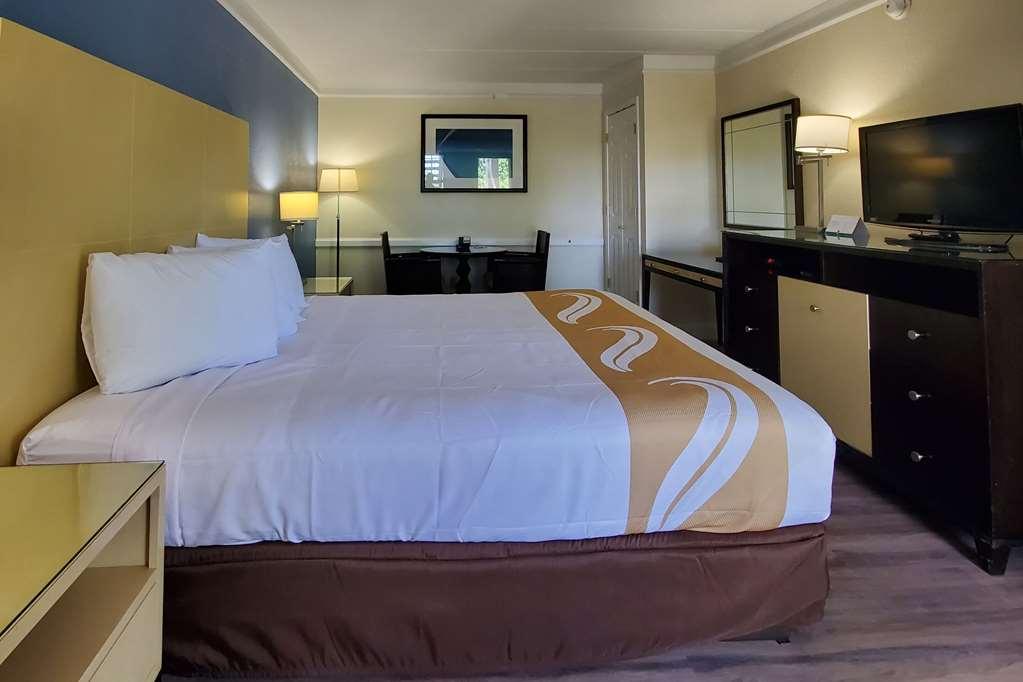 Quality Inn -Hampton Coliseum Convention Center Chambre photo