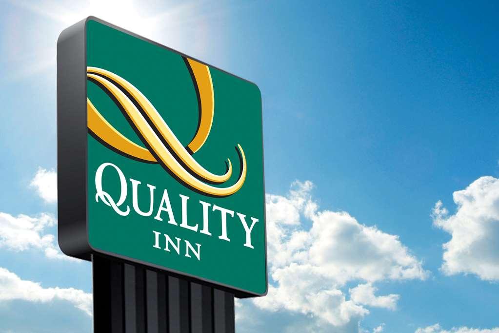 Quality Inn -Hampton Coliseum Convention Center Extérieur photo