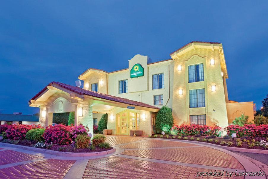Quality Inn -Hampton Coliseum Convention Center Extérieur photo