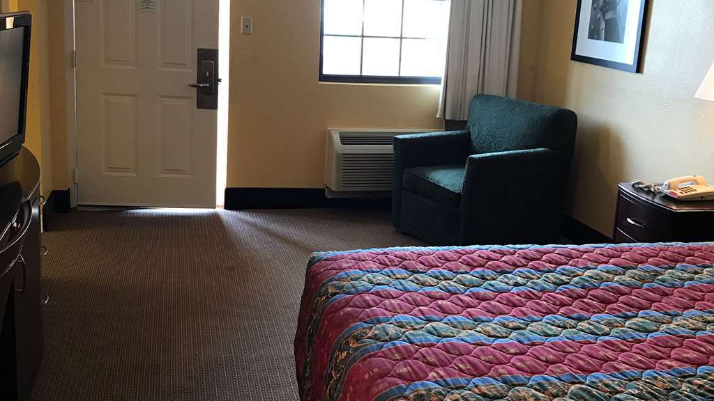 Quality Inn -Hampton Coliseum Convention Center Chambre photo